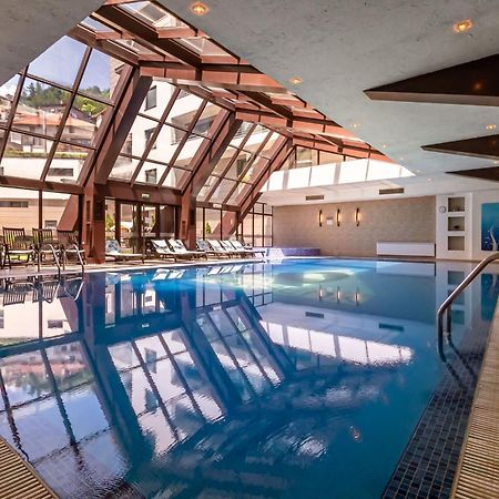 帕森克温泉酒店 代温 外观 照片 The swimming pool at the hotel