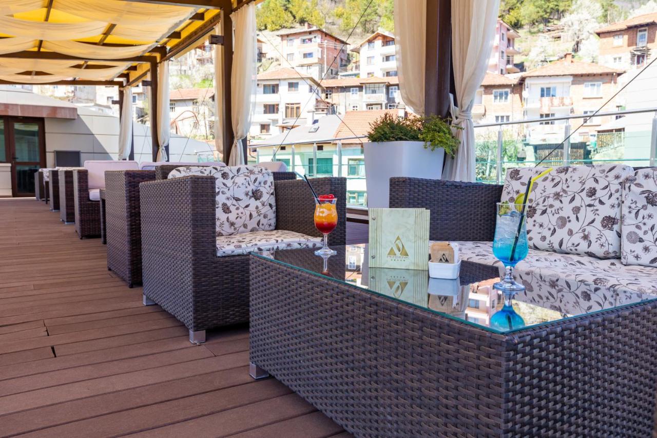 帕森克温泉酒店 代温 外观 照片 The Sky Bar