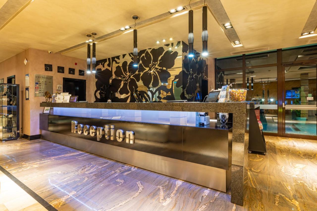 帕森克温泉酒店 代温 外观 照片 Reception