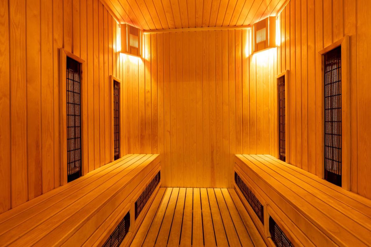 帕森克温泉酒店 代温 外观 照片 A Finnish sauna