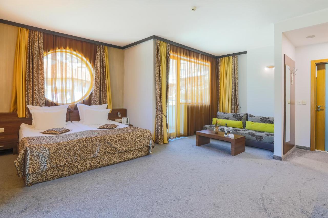 帕森克温泉酒店 代温 外观 照片 A suite at the hotel
