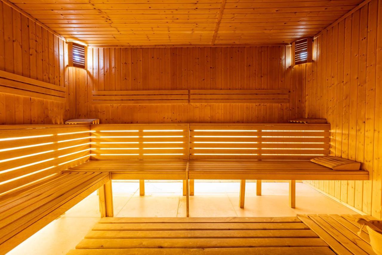 帕森克温泉酒店 代温 外观 照片 A modern Finnish sauna