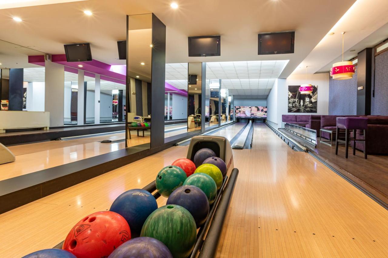 帕森克温泉酒店 代温 外观 照片 Bowling at the hotel