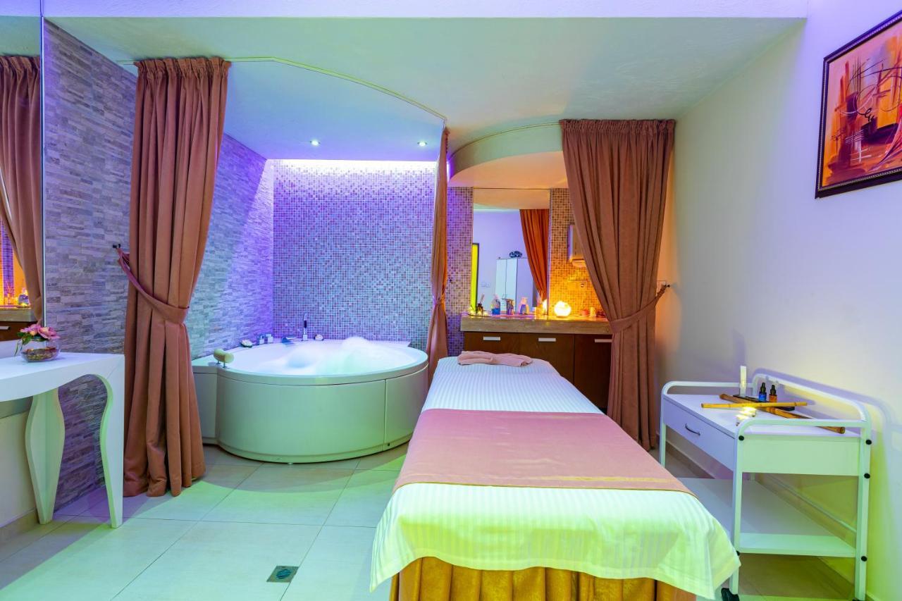 帕森克温泉酒店 代温 外观 照片 A spa treatment room