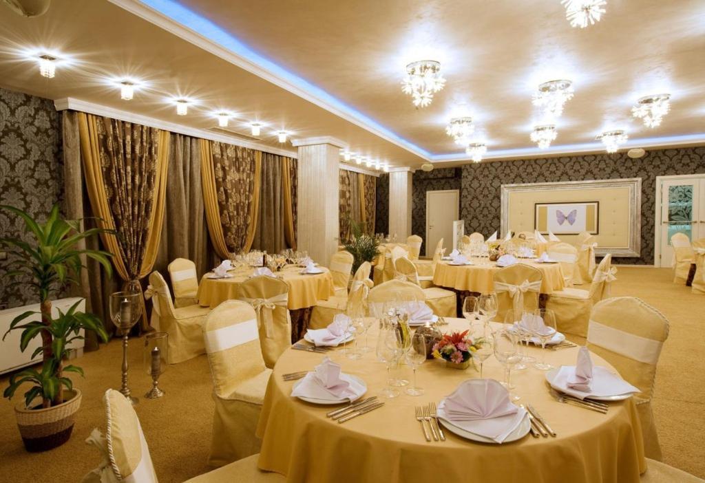 帕森克温泉酒店 代温 外观 照片 A banquet hall