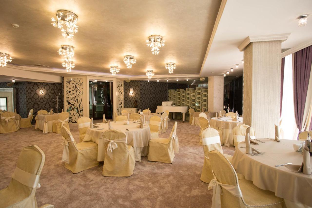 帕森克温泉酒店 代温 外观 照片 The ballroom